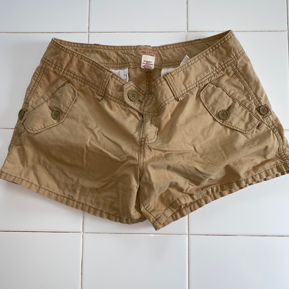 Women’s Abercrombie and Fitch Tan Shorts Size 8 - Picture 1 of 7